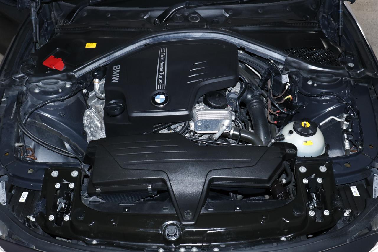 BMW 320i stock #32418