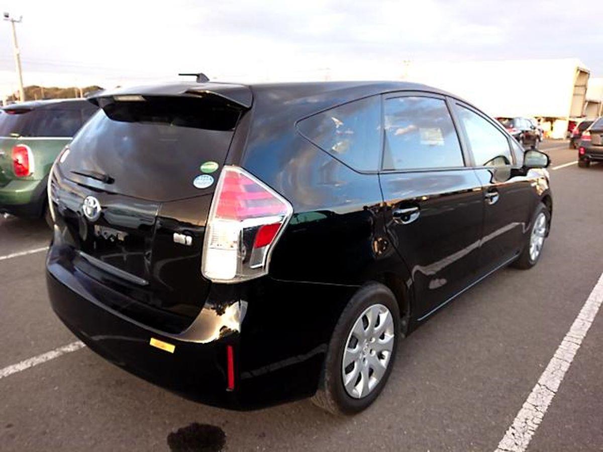 Toyota Prius Alpha stock #33090