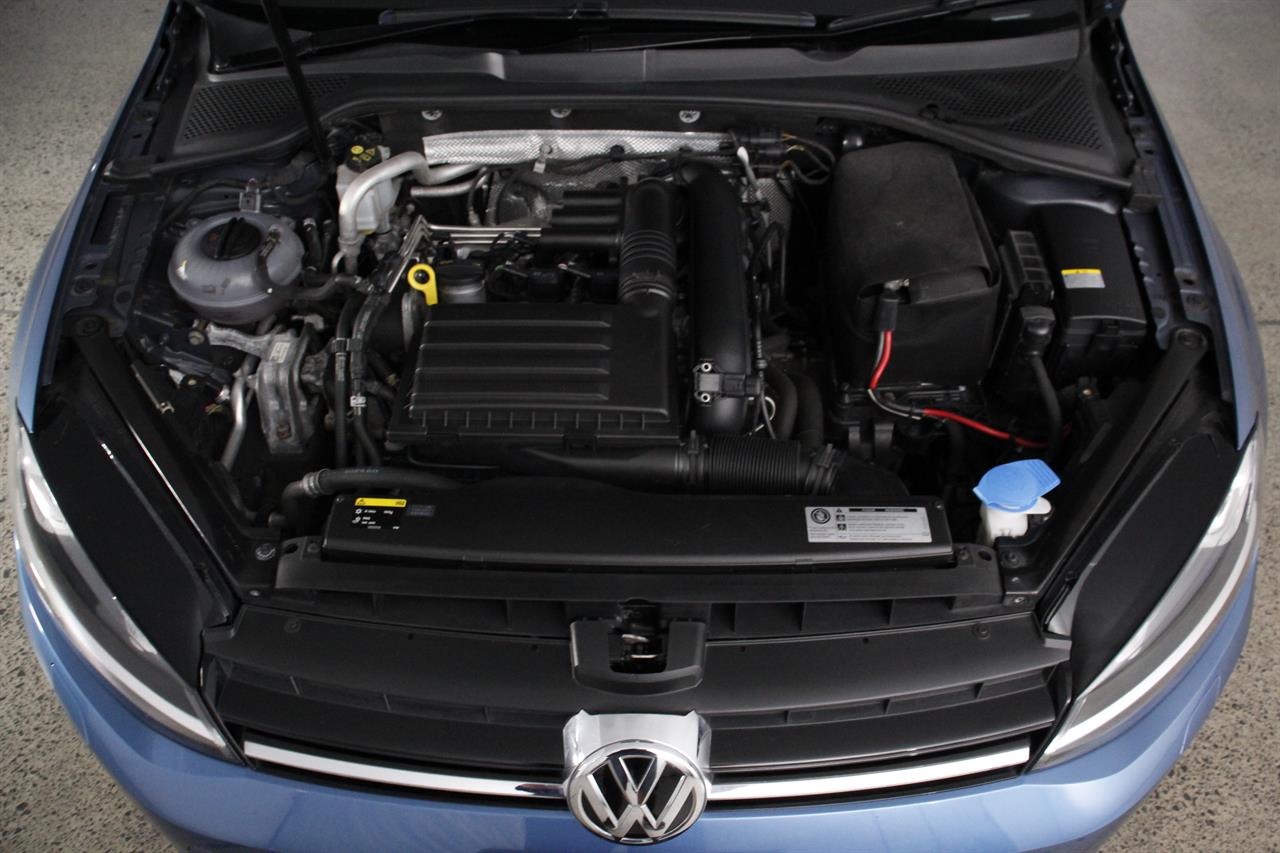 Volkswagen Golf stock #34323