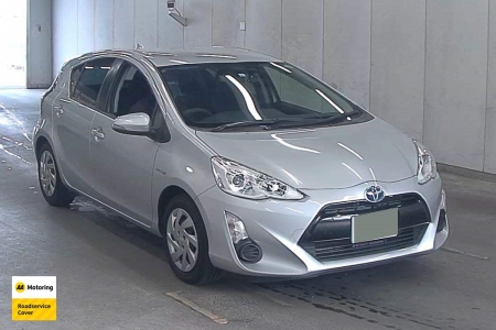 Image of a Silver used Toyota Aqua stock #33116 2015 stock number 33116
