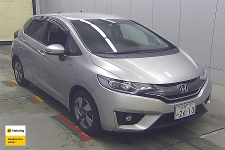 Image of a Silver used Honda Fit Hybrid stock #32943 2014 stock number 32943
