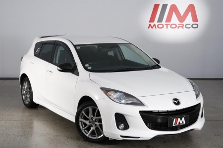 Image of a Pearl used Mazda Axela stock #32247 2013 stock number 32247