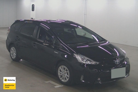 Image of a Black used Toyota Prius Alpha stock #33043 2015 stock number 33043