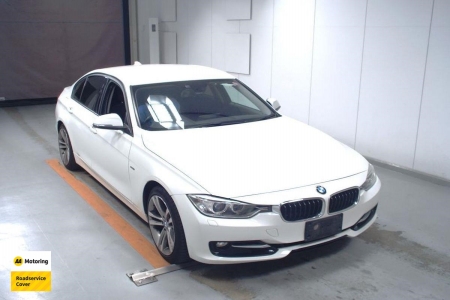 Image of a White used BMW 328i stock #32747 2012 stock number 32747