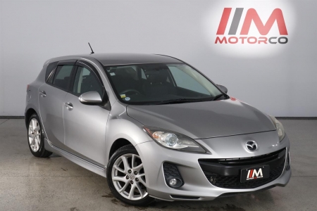 Image of a Grey used Mazda Axela stock #32273 2011 stock number 32273