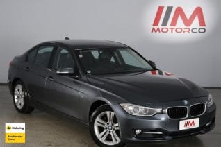 Image of a Grey used BMW 320i stock #32418 2012 stock number 32418