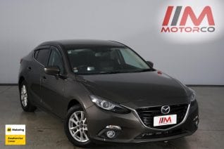 Image of a Brown used Mazda Axela stock #32383 2013 stock number 32383
