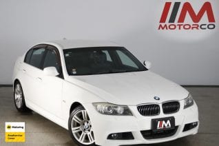Image of a White used BMW 325i stock #32646 2009 stock number 32646