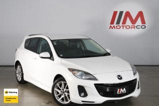 Image of a Pearl used Mazda Axela stock #32798 2012 stock number 32798
