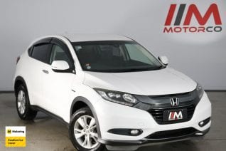 Image of a Pearl used Honda Vezel stock #32726 2014 stock number 32726