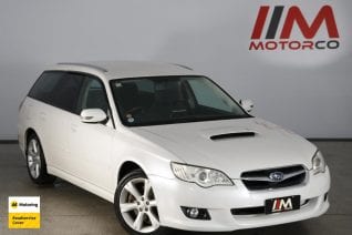 Image of a White used Subaru Legacy stock #32870 2007 stock number 32870