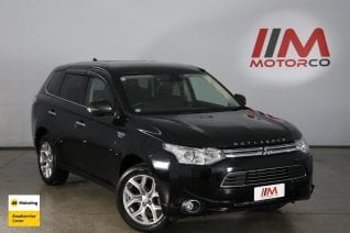 Image of a Black used Mitsubishi Outlander stock #32663 2013 stock number 32663
