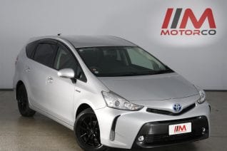 Image of a Silver used Toyota Prius Alpha stock #32525 2015 stock number 32525