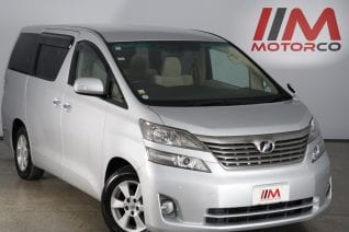 Image of a Silver used Toyota Vellfire stock #32496 2010 stock number 32496