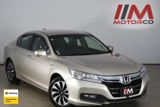 Image of a Gold used Honda Accord stock #32409 2013 stock number 32409