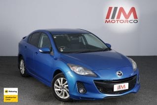 Image of a Blue used Mazda Axela stock #31937 2012 stock number 31937