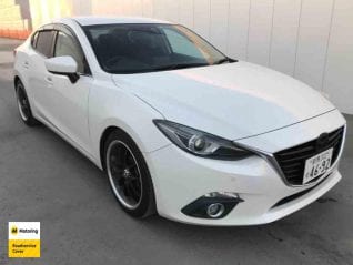 Image of a Pearl used Mazda Axela stock #33080 2014 stock number 33080