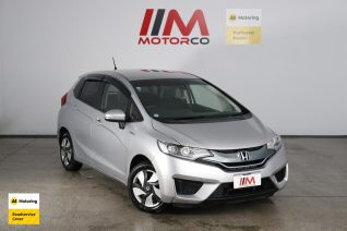 Image of a Silver used Honda Fit Hybrid stock #33757 2014 stock number 33757