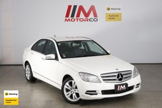 Image of a White used Mercedes Benz C 300 stock #34392 2011 stock number 34392